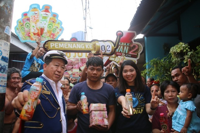 Pemenang Program Mendadak Jutawan 2 Dari ICHITAN asal Menteng, Jakarta. (Dok Industry.co.id)