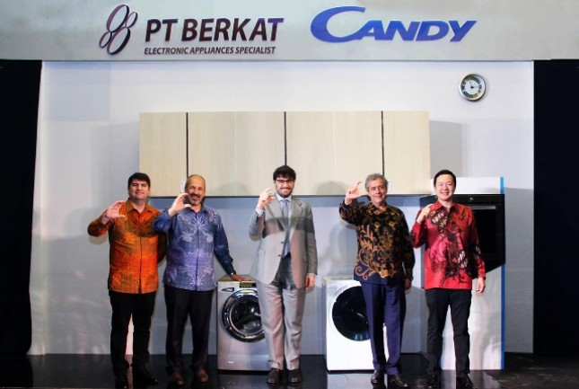 Brand perangkat rumah elektronik asal Italia, Candy siap meramaikan pasar perangkat rumah elektronik di Indonesia dengan rangkaian produk generasi baru yang seluruhnya telah terkoneksi dengan internet. 