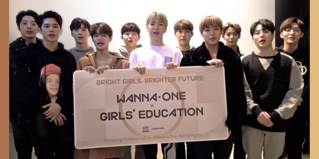 UNESCO dan boyband Wanna One dalam kampanye pendidikan perempuan. (Foto: Allkpop)