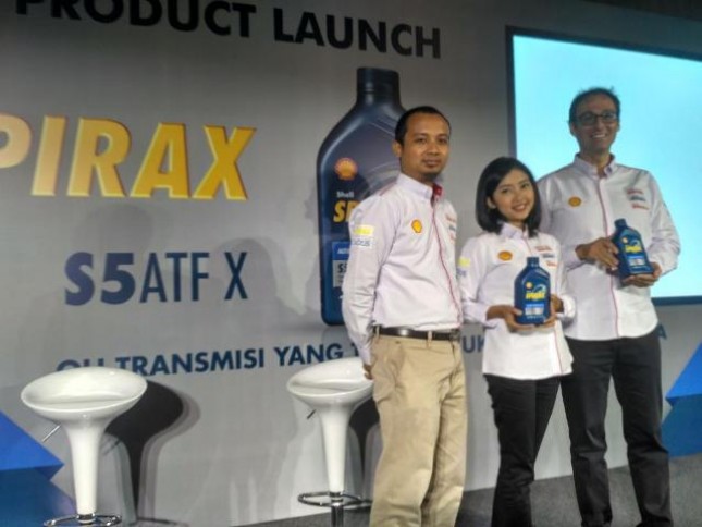 Shell Indonesia dalam membidik pasar pelumas untuk kendaraan matik di Indonesia dengan meluncurkan pelumas transmisi khusus untuk mobil otomatis, yaitu Shell Spirax S5 ATF X.