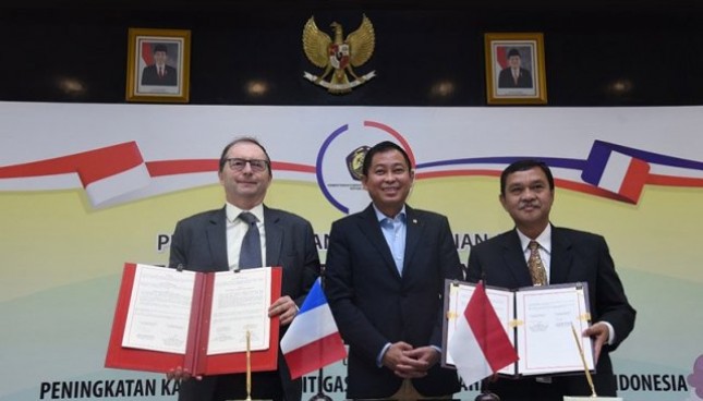 Kementerian ESDM menandatangani nota kesepahaman dengan Perancis terkait mitigasi bencana geologi gunung berapi di Indonesia.
