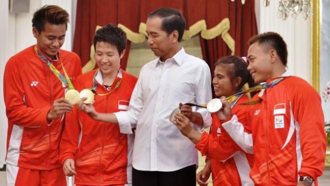 Presiden Jokowi dan Atlet Nasional (Foto Dok Industry.co.id)