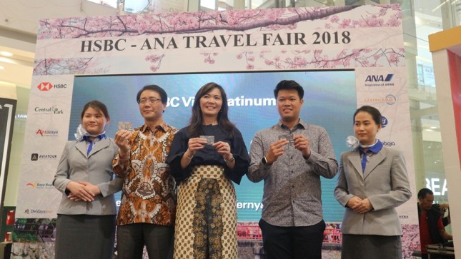 Pembukaan HSBC-ANA Travel Fair 2018 pada hari Kamis (19/4) di Central Park Mall, Jakarta. (Dina Astria/Industry.co.id)