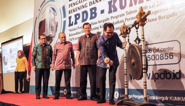 Direktur Utama LPDB-KUMKM Braman Setyo di sela-sela Rapat Koordinasi Pengalihan dan Rekonsiliasi Rekening Dana Bergulir di Bali, Senin (23/4). 