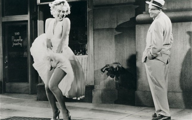 Gaun ikonik milik Marilyn Monroe menjadi gaun termahal sepanjang sejarah industri hiburan Hollywood. (Foto Ist)