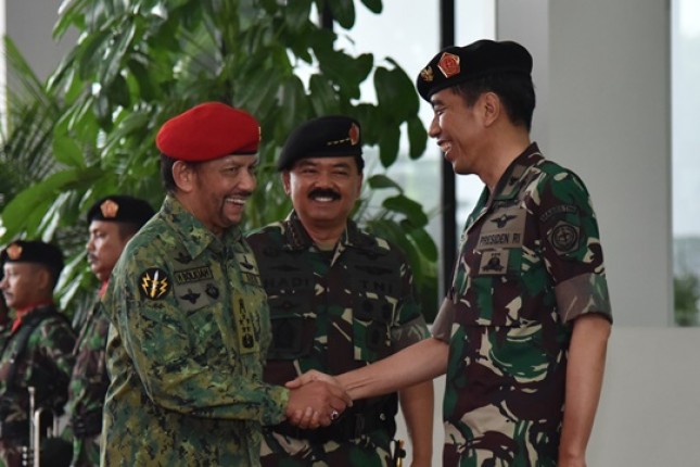 Presiden Jokowi dan Sultan Brunei Darussalam HM Sultan Haji Hassanal Bolkiah (Foto Setkab)