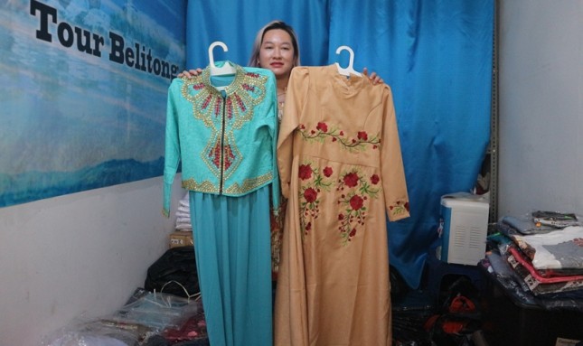 Wilma Anggraeni, pebisnis online baju gamis Ayana Maxi Bordir di e-commerce Shopee. (Dina Astria/Industry.co.id)