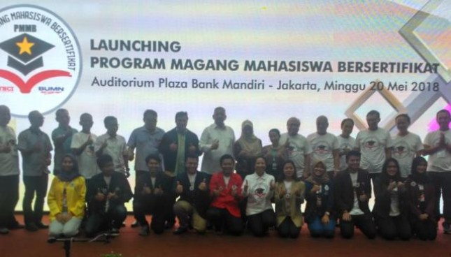 Menteri BUMN ,Rini M. Soemarno dalam acara Launching Program Magang Mahasiswa Bersertifikat yang bertepatan dengan peringatan Hari Kebangkitan Nasional 2018 di Plaza Mandiri, Jakarta Selatan pada Minggu (20/5/2018). (Foto: Fadli INDUSTRY.co.id)
