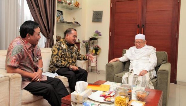 Ketua MUI Maruf saat menerima kunjungan Sekretaris Kementerian Koperasi dan UKM Meliadi Sembiring di Jakarta, Jumat (25/5/2018).