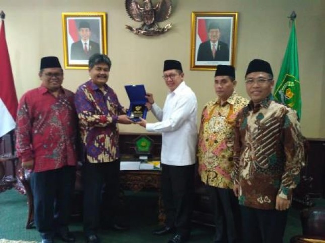 Menteri Agama Tunaikan Zakat Melalui BAZNAS (Foto Dok Industry.co.id)