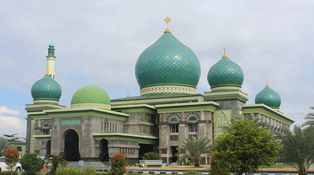 Masjid Raya An Nur, Pekanbaru (Foto: tripadvisor)