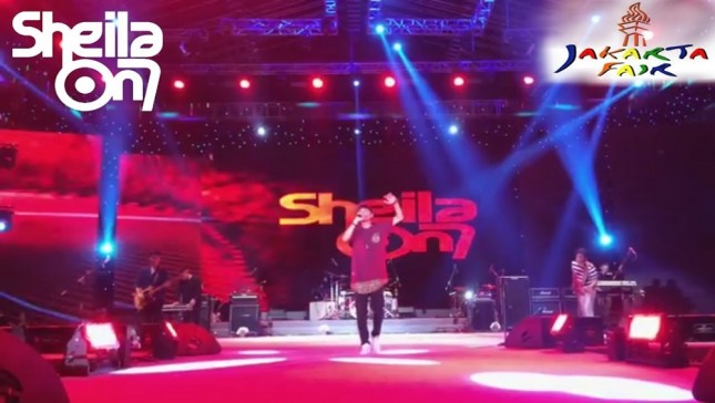 Penampilan band Sheila on 7 pada Jakarta Fair 2017. (Source: YouTube)