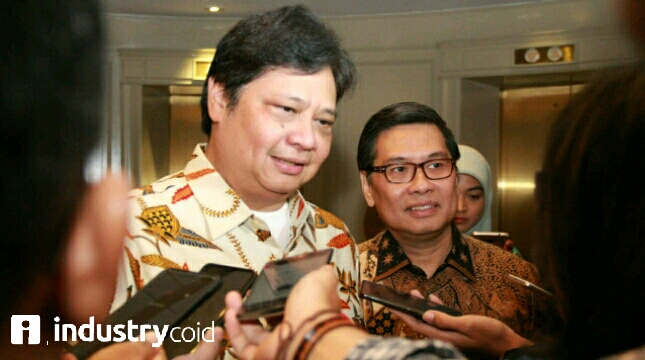 Menteri Perindustrian Airlangga Hartarto dan Ketua Umum HKI Sunny Iskandar