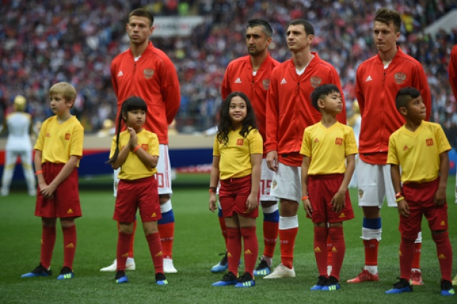 Rania, Duta Cilik FIFA World Cup 2018, yang membawa nama Indonesia di Rusia (Dok Industry.co.id)