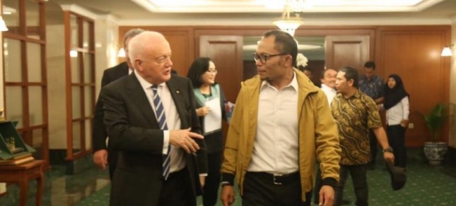 Menteri Ketenagakerjaan M. Hanif Dhakiri bersama Dubes Australia untuk Indonesia Gary Quinlan (Foto: Dok. Kemnaker RI) 