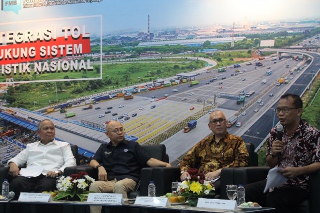 Diskusi Media Forum Merdeka Barat (FMB 9) dengan tema "Integrasi Tol Dukung Sistem Logistik Nasional" di Ruang Serba Guna Kementerian Komunikasi dan Informatika, Jakarta, Senin (02/07/2018).