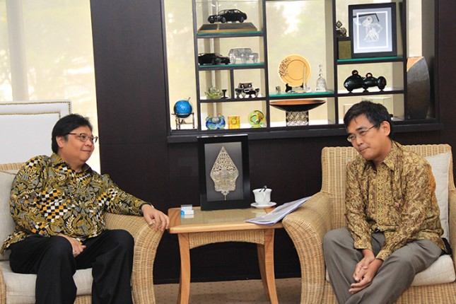 Menteri Perindustrian Airlangga Hartarto saat menerima kunjungan Presiden DirekturbJaoan External Trade Organization (JETRO) Daiki Kasugahara (Foto: Dok. Kemenperin) 