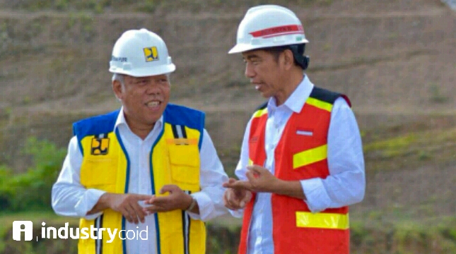 Menteri Pekerjaan Umum dan Perumahan Rakyat Basuki Hadimuljono dan Presiden RI Joko Widodo