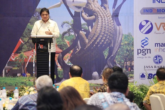 Menteri Perindustrian Airlangga Hartarto saat membuka Kongres AGII ke-10 di Surabaya, Jawa Timur