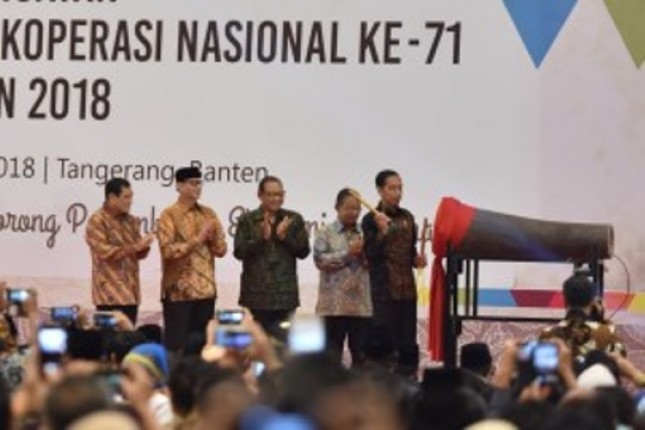 Presiden Jokowi dalam acara peringatan Hari Koperasi Nasional ke-71 yang digelar di ICE BSD, Tangerang, Kamis (12/7).