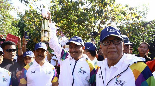 Menteri Pariwisata Arief Yahya Menerima Api Obor Asian Games 2018 di Bali (Foto: Kemenpar)