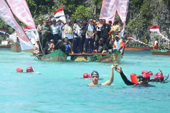 Obor Asian Games di Raja Ampat Papua (Foto Dok Industry.co.id)