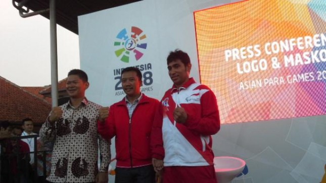 Menteri Pemuda dan Olahraga Imam Nahrowi, Ketua INAPGOC Raja Sapta Oktohari, dan David Jakob peraih medali emas pada Asean Paragames di acara Konferensi pers di JI-Expo Kemayoran Jakarta Pusat 