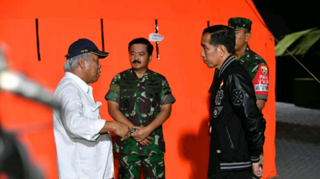 Presiden Jokowi Instruksikan Panglima TNI Tangani Wilayah Gempa yang Terisolir