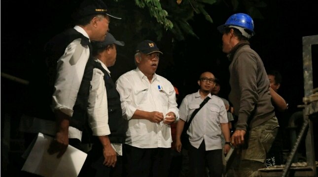 Menteri PUPR Basuki Hadimuljono meninjau lokasi pengungsian di Lombok Utara