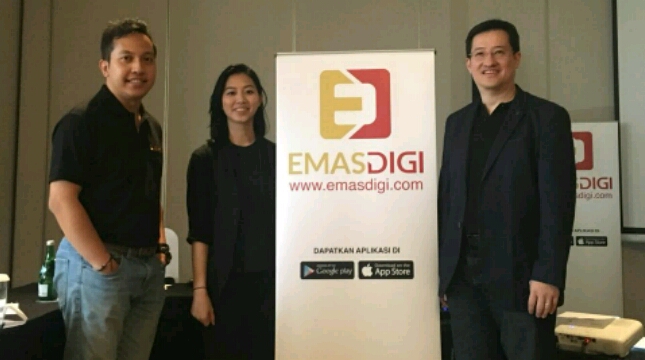 Natali Ardianto (Co-Founder, CTO EmasDigi), Claudia Kolonas (Founder, CEO EmasDigi), Iwan Tjam (Co-Founder EmasDigi)
