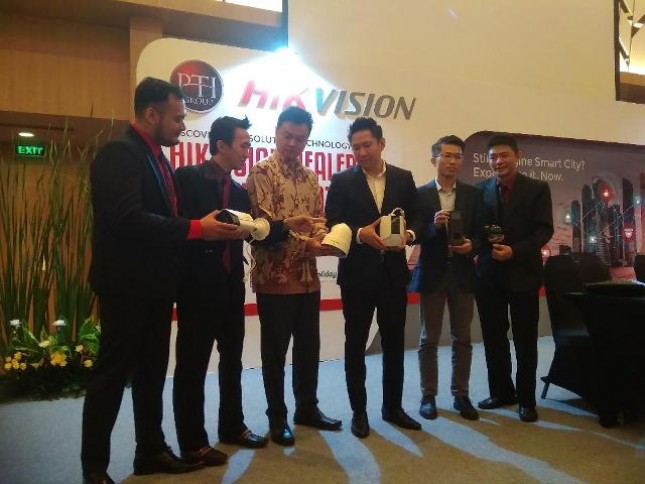 PT Pasifik Teknologi Indonesia CCTV Hikvision kembali memperkenalkan teknologi terbarunya yaitu Turbo HD 5.0. Teknologi ini memiliki dua kelebihan yaitu : Colorvu dan Acusense, yang lebih baik dari teknologi pendahulunya.