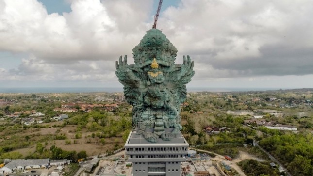 Patung Garuda Wisnu Kencana dinyatakan selesai dibangun di lokasi baru, Garuda Wisnu Kencana Culture Parki. Icon baru Bali, salah satu patung tertinggi di dunia, 271 meter, Habiskan 3.000 ton atau setara 2,5 hektar lembaran tembaga.