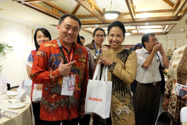 Menteri BUMN Rini Soemarno saat acara Pasar Rakyat Nusantara (Foto: Dok. BLANJA.com)
