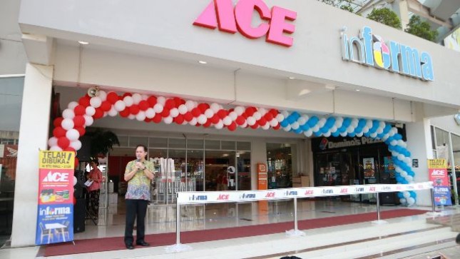 Kawan Lama Retail terus berekspansi dengan membuka toko baru, tepatnya di Bekasi Timur City Mall, Jl. Joyomartono Bekasi Timur, pada hari Selasa 25 September 2018. 
