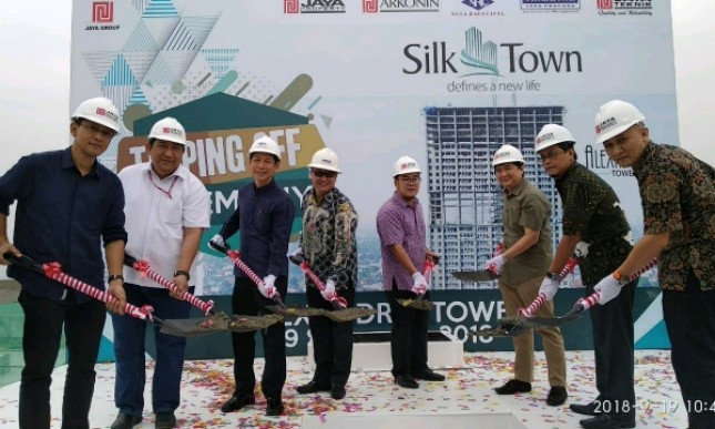 Topping Off Tower Alexandria Silk Town