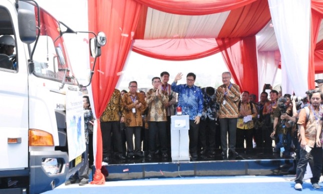 Menteri Perindustrian Airlangga Hartarto saat melepas ekspor perdanaAll New Ertiga dan New Scooter Nex II di Pabrik Suzuki Cikarang, Bekasi, Jawa Barat (Foto: Kemeneprin)
