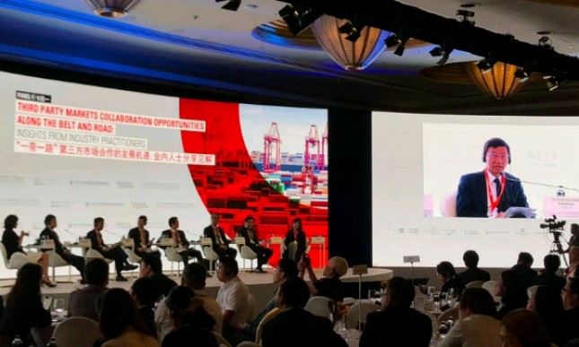 Chairman dan Founder Jababeka Group, Dr. S.D. Darmono saat menjadi panelis dalam forum Singapore China BRI Investment Forum 2018 (Foto: Industry.co.id)