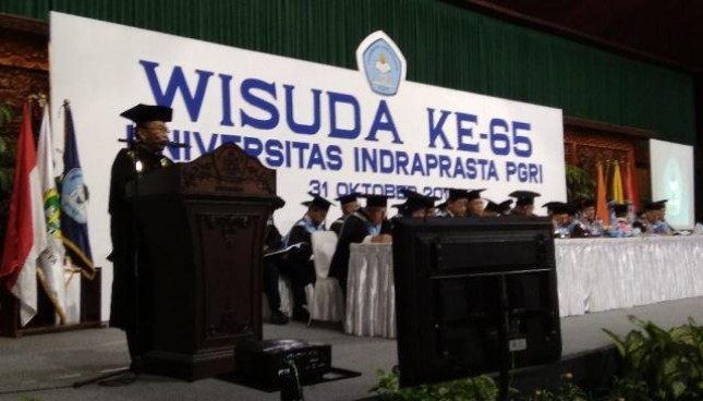 Wisuda Unindra ke-65 dilaksanakan di gedung Sasono Utomo Taman Mini Indonesia Indah (TMII), Rabu (31/10/2018). 