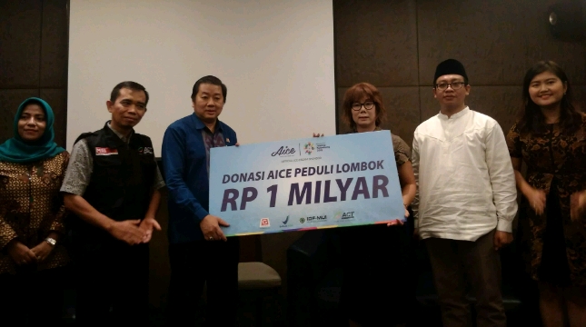 Aice, BPOM, ACT dan IDF MUI serahkan Donasi Rp 1 Miliar untuk korban Gempa Lombok