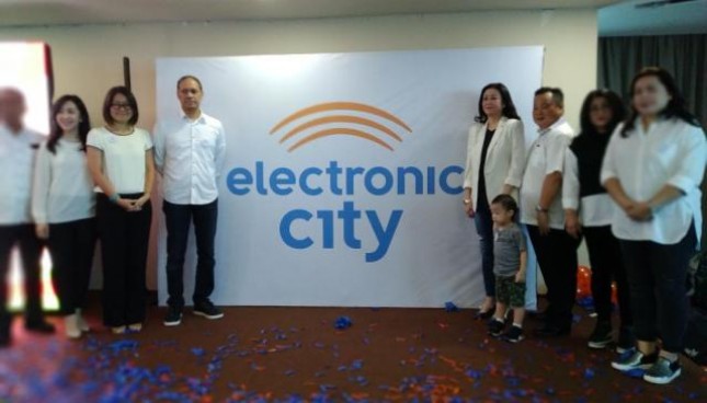 PT Electronic City Indonesia Tbk hari ini, Kamis (14/11/2018) resmi meluncurkan logo barunya. Acara yang dilangsungkan di Four Point by Sheraton ini sekaligus menjadi ajang silaturahmi bersama rekan media dan influencer. 