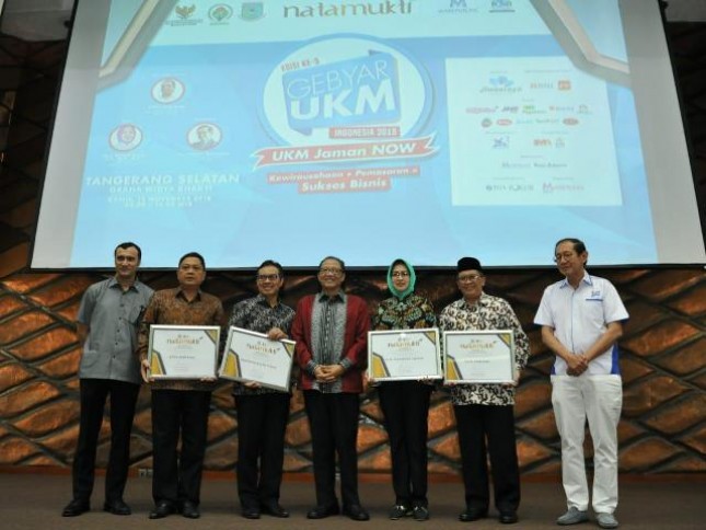 Kota Tangerang Selatan (Tangsel) kembali memperoleh penghargaan Natamukti 2018 dari Kementerian Koperasi dan UKM sebagai kota/kabupaten yang berhasil mendorong kemajuan dan menciptakan ekosistem bagi UKM.