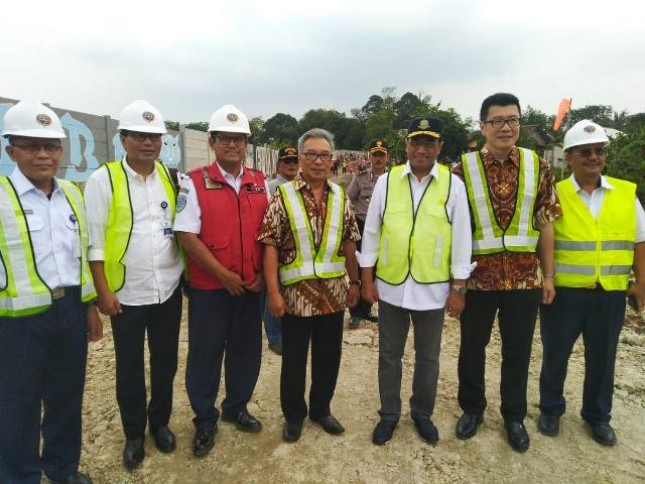 Menteri Perhubungan Budi Karya Sumadi telah meninjau proyek pembangunan jalur ganda Maja- Rangkas Bitung di stasiun Citeras, Lebak, Banten Minggu (18/11/2018).