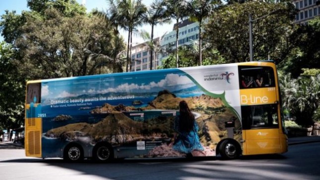 Kemenpar branding Wonderful Indonesia melalui bus double decker jurusan City-Mona Vale Sydney. 