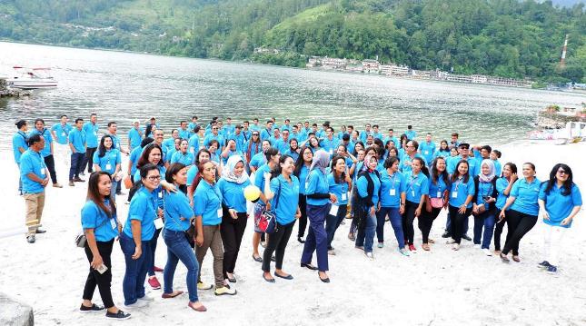 Para Peserta Pelatihan Pariwisata yang Diselenggarakan oleh Asuransi Jasindo di Danau Toba, Sumut. 