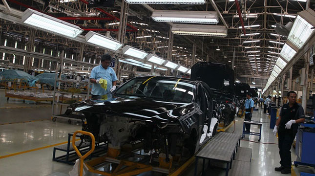 Pembuatan Sedan Mercedes-Benz, Gunung Putri Bogor (Rizki Meirino/INDUSTRY.co.id)