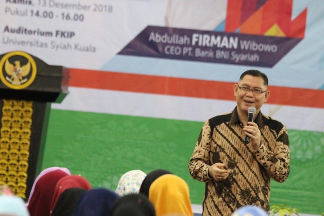 Dirut BNI Syariah, Abdullah Firman Wibowo saat jadi public lecture di Universitas Syiah Kuala