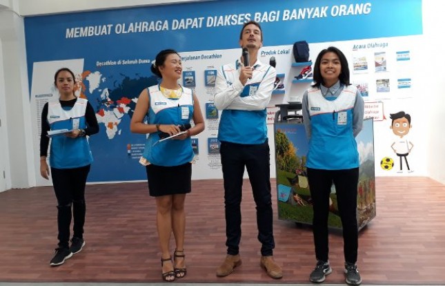 Jeremie Ruppert, Direktur Utama Decathlon Indonesia (ke-2 dari kanan)