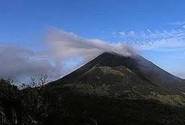 Gunung Soputan Minahasa Sulawesi Utara (Foto Dok Industry.co.id