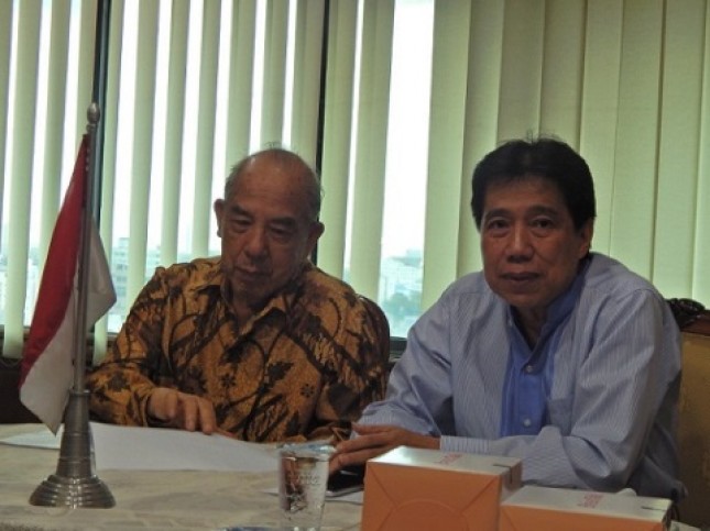 Direktur Independen PT Metro Realty Tbk, Sukardi, (kanan) bersama Direktur, Arif Tamin, (kiri) (Foto Abe)