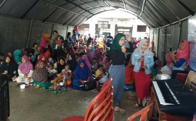 Suasana para pengungsi Tsunami di Posko Cikadu (Foto: Ridwan/Industry.co.id)
